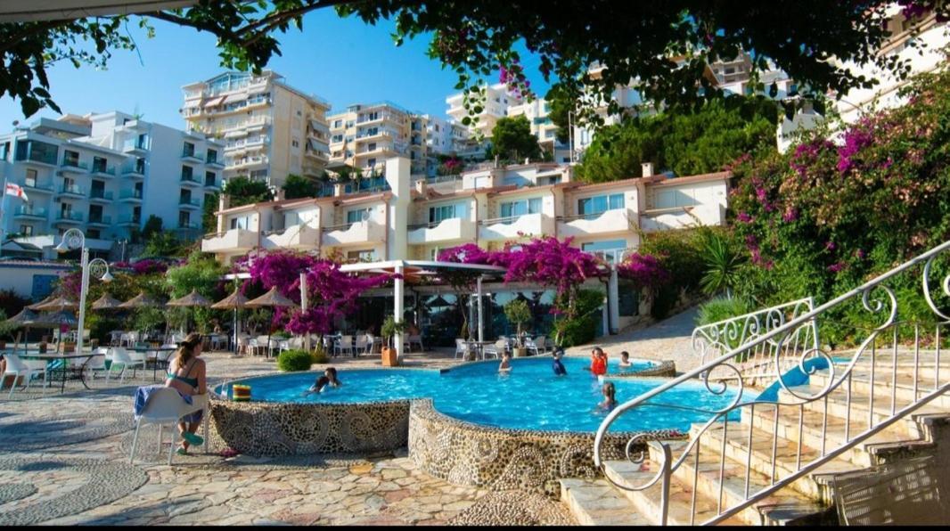 Bougainvill Sunset Villa Sarandë Esterno foto