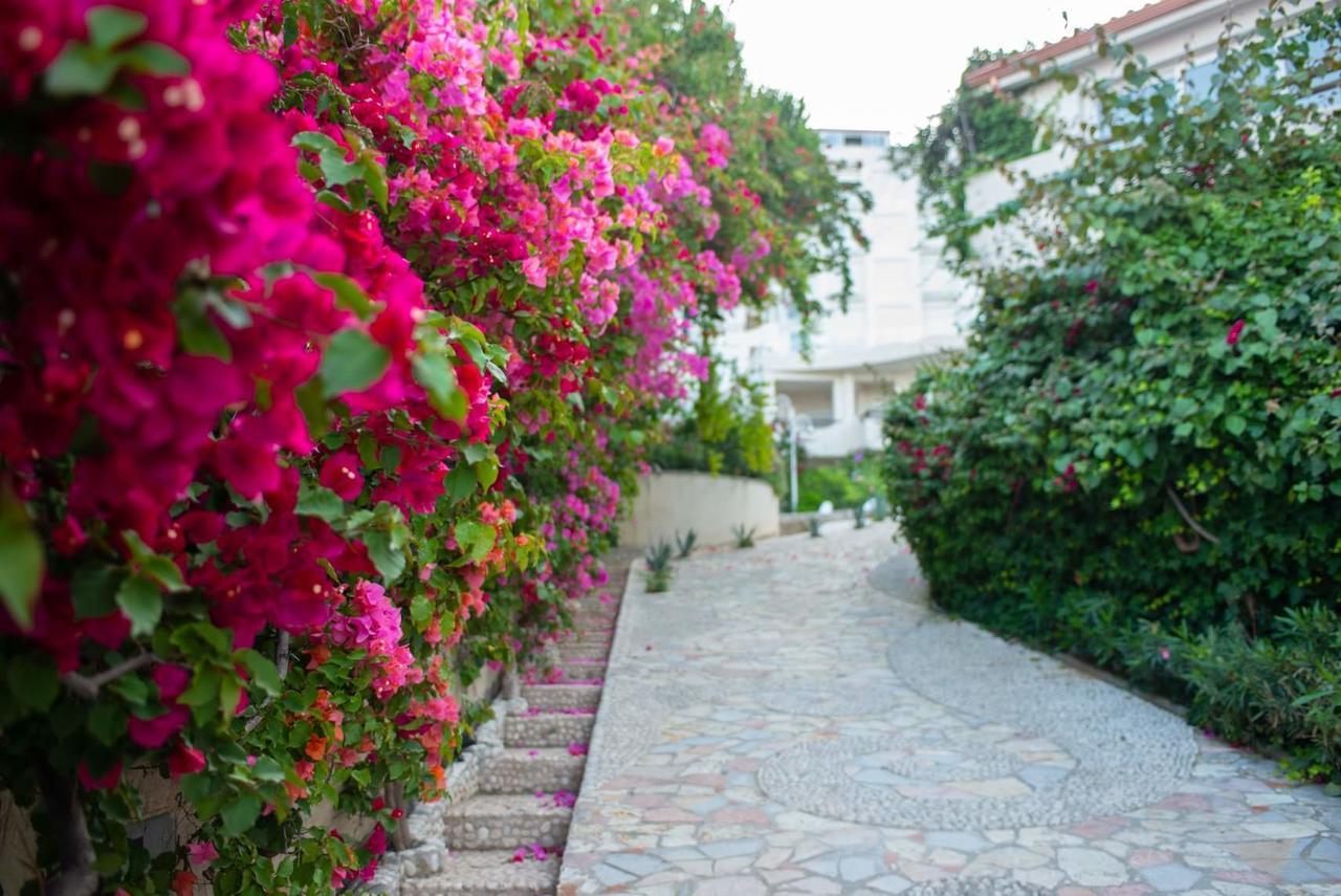 Bougainvill Sunset Villa Sarandë Esterno foto