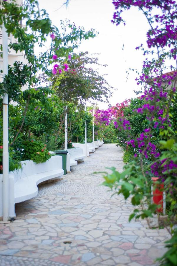 Bougainvill Sunset Villa Sarandë Esterno foto